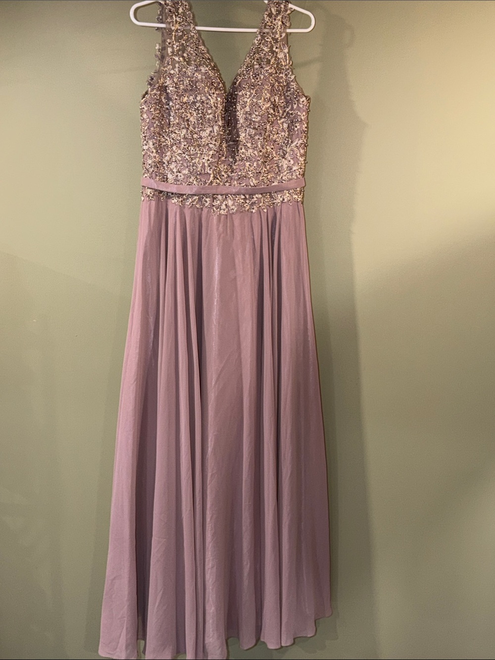 Cindy Collection U.S.A Lavender Embellished V-Neck Evening Dress w/ Tulle Scarf